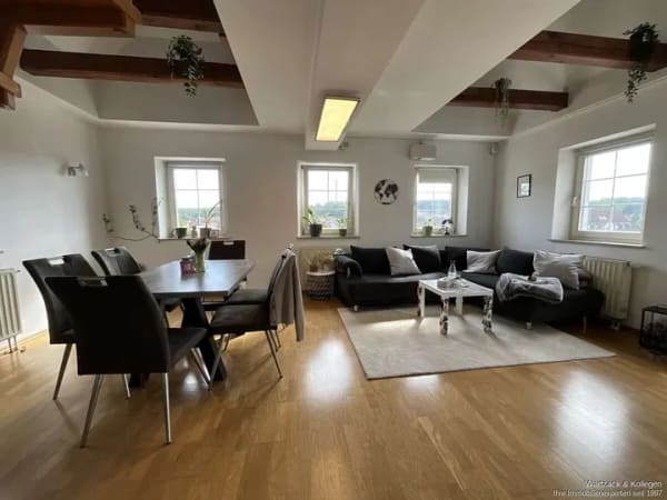 Immobilie in Windsbach - Charmante Maisonette Wohnung in historischem Ambiente mit Balkon und Stellplatz im Carport - Bild 0