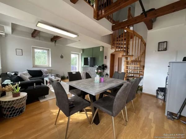 Immobilie in Windsbach - Charmante Maisonette Wohnung in historischem Ambiente mit Balkon und Stellplatz im Carport - Bild 1
