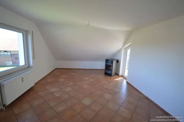 Immobilie in Bovenden - Sonne, Kamin & viel Platz: Attraktive 3,5-Zimmer-Dachgeschosswohnung in Harste - Bild 2