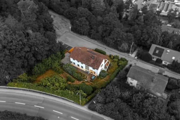 Immobilie in Nagold - 3-Familien-Haus auf 1100m2 großem Grundstück in Nagold | Solarthermie | 2 Garagen | Hanglage - Bild 1