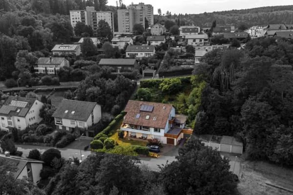Immobilie in Nagold - 3-Familien-Haus auf 1100m2 großem Grundstück in Nagold | Solarthermie | 2 Garagen | Hanglage - Bild 2