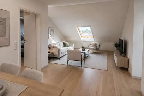 Immobilie in Düsseldorf -  4 Zimmer Ausbaureserve im Dachgeschoss – Ideal für Selbstverwirklicher - Bild 1