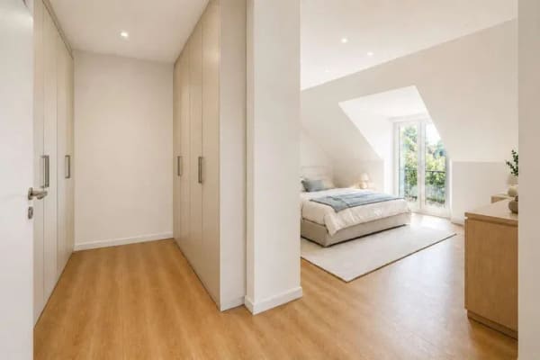 Immobilie in Düsseldorf -  4 Zimmer Ausbaureserve im Dachgeschoss – Ideal für Selbstverwirklicher - Bild 4