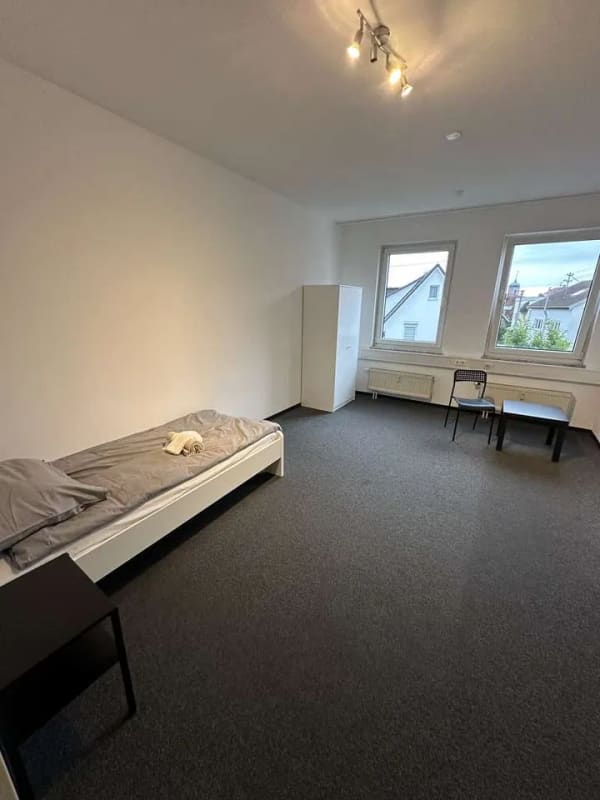 Immobilie in Geislingen an der Steige - 220 m² mit außergewöhnlichem Potenzial – ehemalige Praxis, aktuell WG, 2 TG-Stellplätze & Aufzug - Bild 3