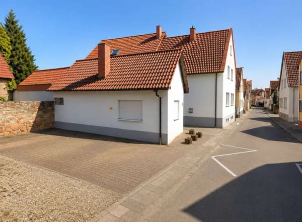 Immobilie in Rödersheim-Gronau - Wohnen, Arbeiten und Genießen: großzügiges Wohnhaus mit Bürogebäude und Ausbaupotential - Bild 1