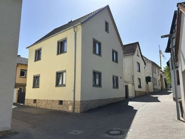Immobilie in Bubenheim - Wie Neubau: 4,5 Zimmer-EFH mit Innenhof und Gartengrundstück im Ortskern von Bubenheim - Bild 0