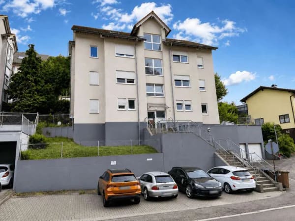 Immobilie in Schriesheim - Terrassengefühl mit Ausblick – Gepflegte Wohnung in idyllischer Hanglage von Schriesheim-Altenbach! - Bild 0