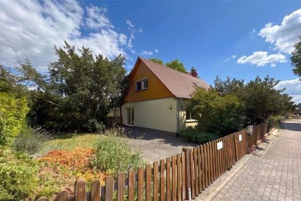 Immobilie in Nauen - Ungewöhnlich! Doppelhaushälfte mit viel Platz auf 1.080 m² Grundstück - Bild 1