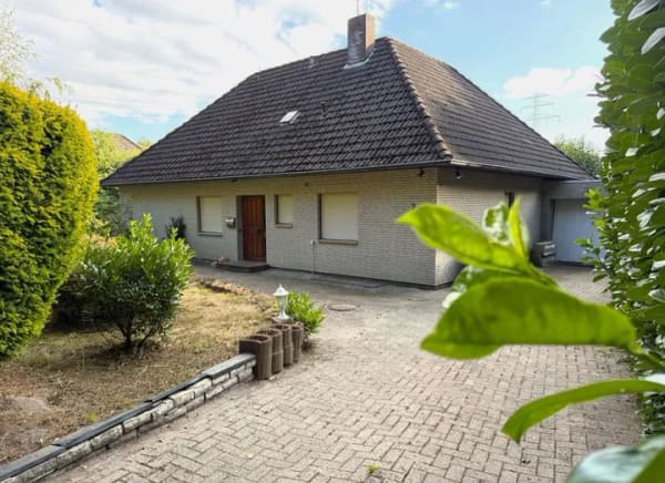 Immobilie in Dötlingen - Verstecktes Gartenglück ? ein Bungalow, der auf neue Ideen wartet - Bild 1