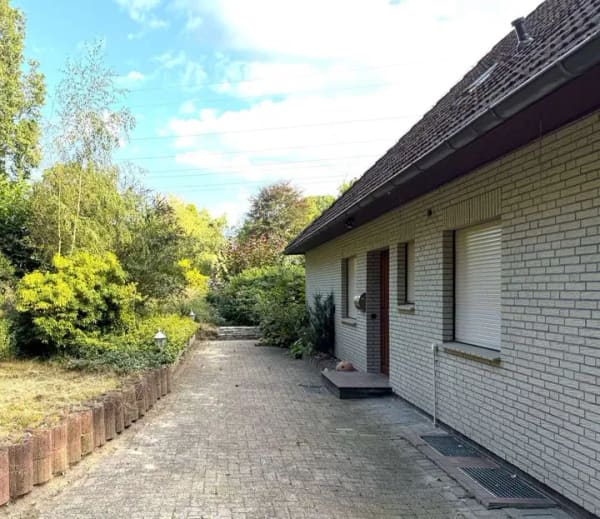 Immobilie in Dötlingen - Verstecktes Gartenglück ? ein Bungalow, der auf neue Ideen wartet - Bild 2