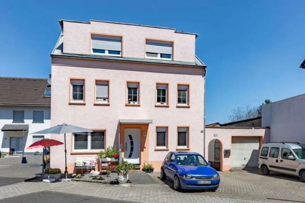 Immobilie in Brühl - Seltene Kombination aus Substanz, Grundstück und Ertrag – Mehrfamilienhaus im Kölner Umland - Bild 0