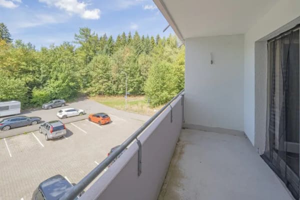 Immobilie in St. Georgen im Schwarzwald - Sonnige 1,5 Zimmer Wohnung am Stadtrand: kompakt und praktisch - Bild 0