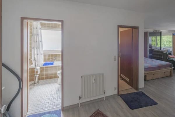 Immobilie in St. Georgen im Schwarzwald - Sonnige 1,5 Zimmer Wohnung am Stadtrand: kompakt und praktisch - Bild 1