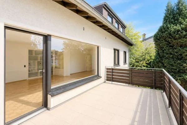 Immobilie in Rösrath - Ein Zuhause zum Aufblühen: Helle 4-Zimmerwohnung mit Terrasse und Balkon im Grünen - Bild 0
