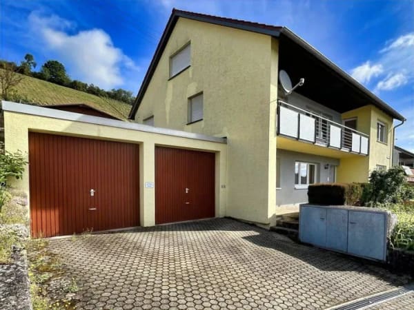 Immobilie in Pfaffenhofen - VBU Immobilien - Mit viel Platz, Ausbaupotenzial und unverbaubarer Aussicht - Bild 1