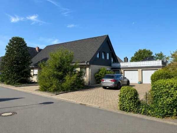 Immobilie in Garrel - Zweifamilienhaus mit schönem Garten in bevorzugter Wohnlage! - Bild 0
