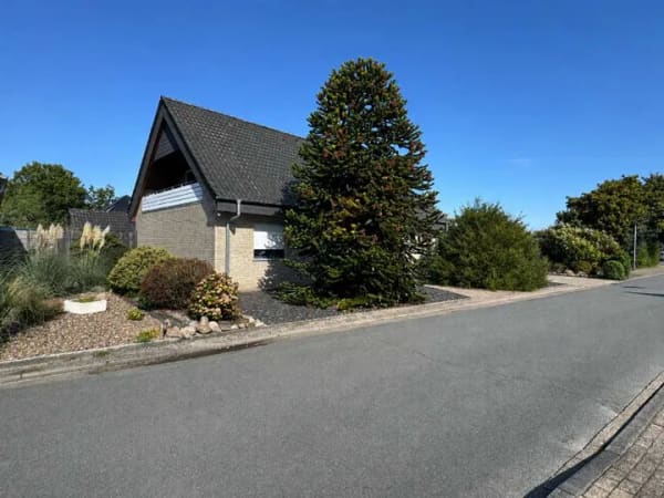 Immobilie in Garrel - Zweifamilienhaus mit schönem Garten in bevorzugter Wohnlage! - Bild 2