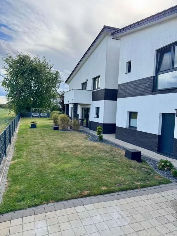 Immobilie in Rühen - Architektonisches Statement in Feldrandlage - Bild 3