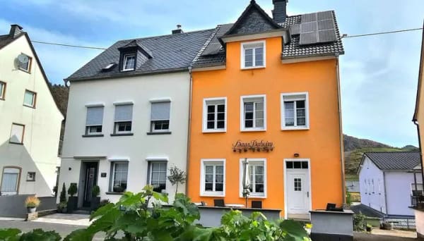 Immobilie in Bremm - Modernisiertes Einfamilienhaus als Kapitalanlage oder zur Eigennutzung mit Calmontblick an der Mosel - Bild 0