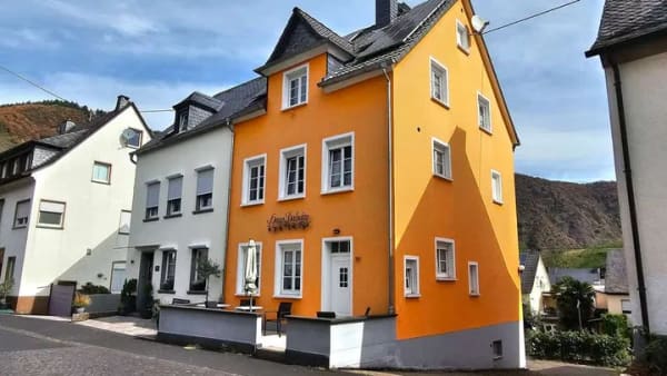 Immobilie in Bremm - Modernisiertes Einfamilienhaus als Kapitalanlage oder zur Eigennutzung mit Calmontblick an der Mosel - Bild 2