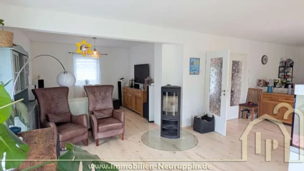 Immobilie in Lindow (Mark) - Einfamilienhaus von 2013 mit Wärmepumpe, Photovoltaik und großzügigem Grundstück in Schönberg bei Li - Bild 1