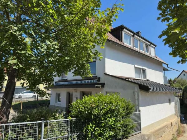 Immobilie in Bempflingen - Viel Platz, viele Möglichkeiten - Wohn- und Geschäftshaus in Bempflingen - Bild 2