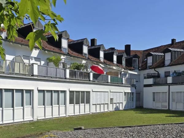 Immobilie in Gilching - Großzügiges Appartement mit Wohnküche und Balkon!
 1-2 Zi.-Whg. in TOP-Lage - 82205 Gilching - Bild 0