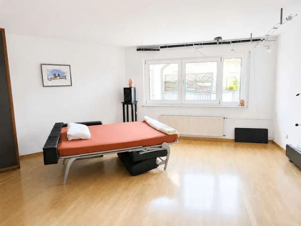 Immobilie in Gilching - Großzügiges Appartement mit Wohnküche und Balkon!
 1-2 Zi.-Whg. in TOP-Lage - 82205 Gilching - Bild 3