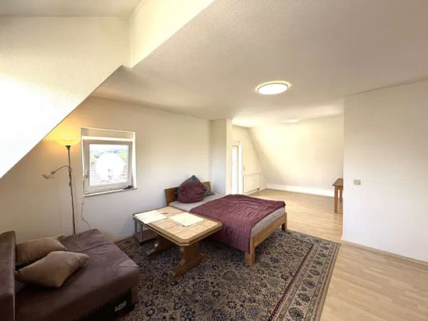 Immobilie in Neidenstein - Charmante 2-Zimmer-Wohnung mit Balkon und zusätzlichem ausgebautem Spitzboden - Bild 0