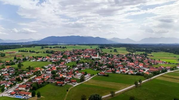 Immobilie in Königsdorf - Wohnen mit Zukunft – Zweifamilienhaus im Herzen von Königsdorf - Bild 1