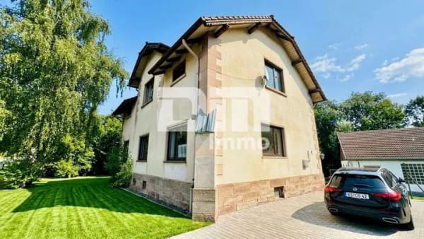 Immobilie in Waldkappel - Großzügiges Einfamilienhaus mit viel Platz, riesigem Gartenareal und viel Potenzial - Bild 2