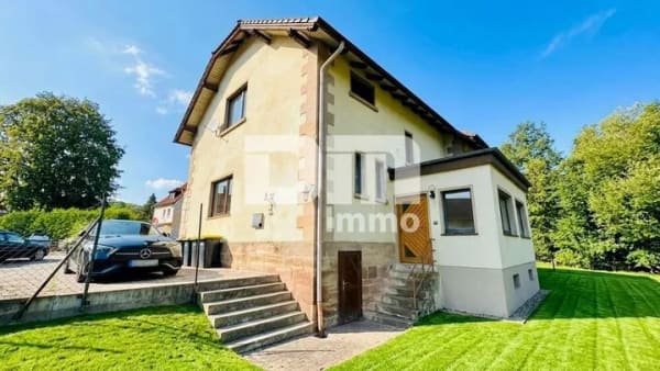 Immobilie in Waldkappel - Großzügiges Einfamilienhaus mit viel Platz, riesigem Gartenareal und viel Potenzial - Bild 3