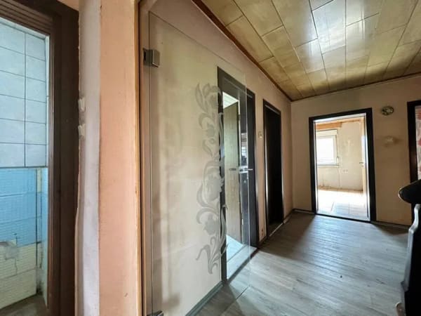Immobilie in Floh-Seligenthal - Ein Haus mit Substanz - aber deutlichem Sanierungsbedarf - Bild 3