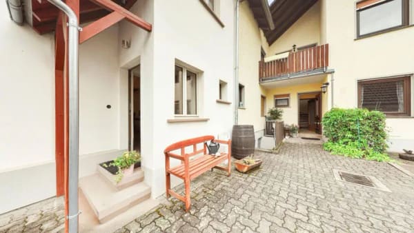Immobilie in Friedrichsdorf - Historischer Charme trifft vielseitiges Wohnen - besonderes Anwesen mit Garten und Hof - Bild 3