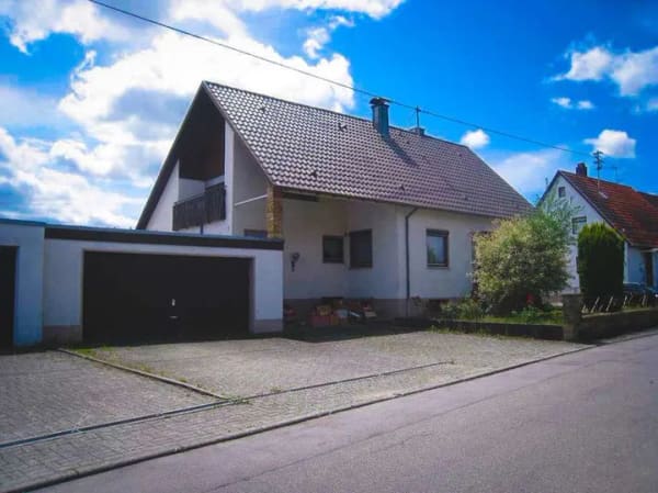Immobilie in Dormettingen - Großzügiges Einfamilienhaus mit Fernblick auf den Plettenberg  - Bild 0