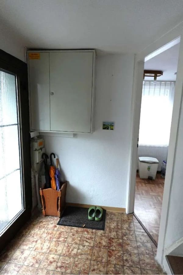Immobilie in Solingen - Renovierungsbedürftiges Haus mit Garage: Gestalten Sie Ihr Traumzuhause - Bild 2