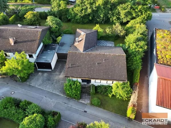 Immobilie in Immenstaad am Bodensee - Haus mit viel Potenzial - auf großem Grundstück in ruhiger Ortslage - Bild 2