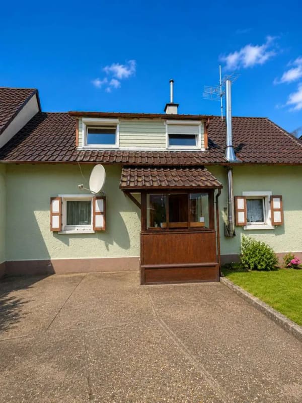 Immobilie in Au am Rhein - Ein Haus. Eine Scheune. Viele Möglichkeiten – gestalten Sie Ihr neues Zuhause in Au am Rhein - Bild 1