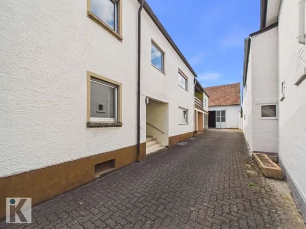 Immobilie in Römerberg - Wohnen, Arbeiten und Lagern – großzügiges Anwesen mit vielseitig nutzbarer Lagerhalle - Bild 1