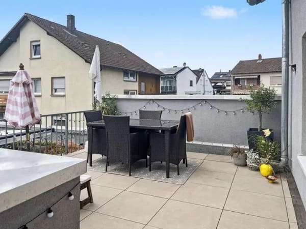 Immobilie in Langenselbold - Energetisch modernisiertes 4-Familienhaus mit Einliegerapartment in Langenselbold - Bild 1