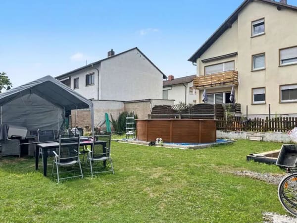 Immobilie in Langenselbold - Energetisch modernisiertes 4-Familienhaus mit Einliegerapartment in Langenselbold - Bild 2