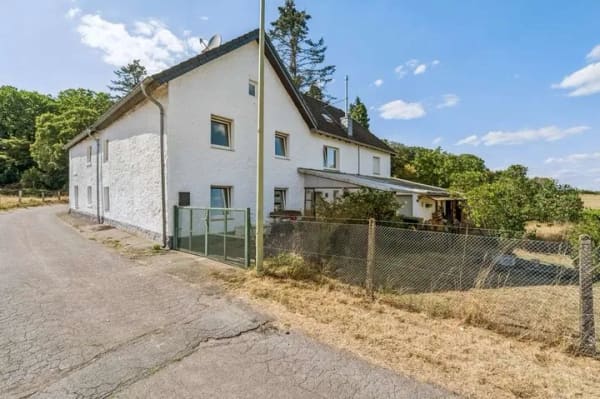 Immobilie in Langerwehe - Doppelhaushälfte in grüner Umgebung von Langerwehe mit großem Grundstück zur Modernisierung - Bild 2