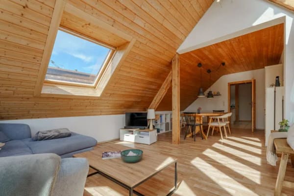 Immobilie in Mönchweiler - Sonniges Wohnen mit enormen Grundstück, Wohnhaus und XXL-Garage für Werkstättle, Carport oder kleines Lager - Bild 3