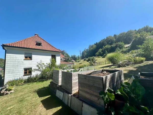 Immobilie in Fürstenstein - Ein Zuhause mit Persönlichkeit: 193 m², Wintergarten, Sauna & liebevoller Garten - Bild 2