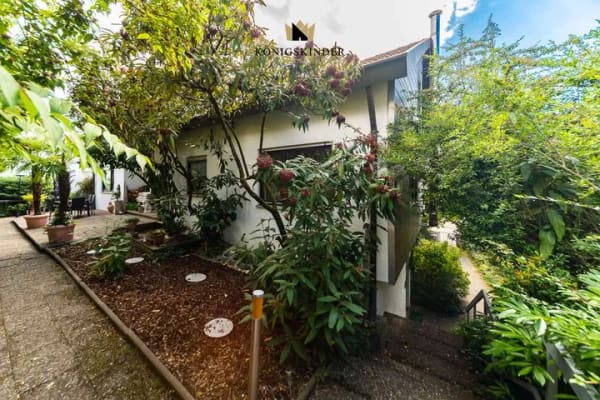 Immobilie in Auenwald - Auenwald: Großzügiges Mehrgenerationenhaus mit Einliegerwohnung & Ruhelage - Bild 1