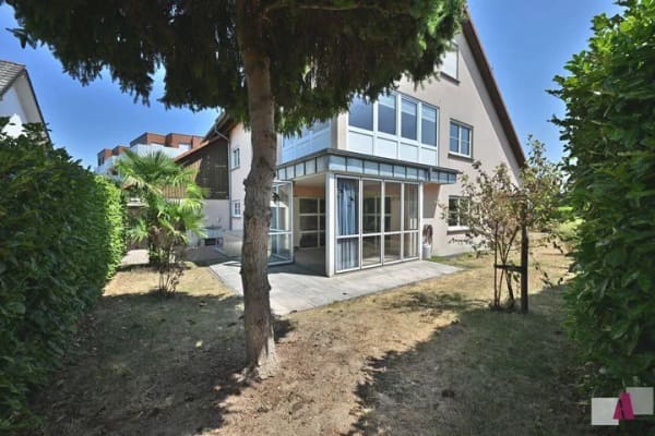 Immobilie in Efringen-Kirchen - Großzügig Wohnen in einem gepflegten Zwei- bis Dreifamilienhaus in Efringen-Kirchen - Bild 0