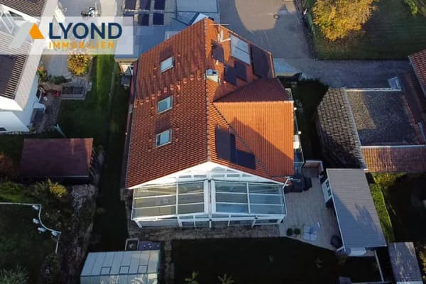 Immobilie in Altenriet - Eine großzügige Wohnung mit Garten, PV Anlage, 2 Garagen, Grundstück und EInliegerwohnung! - Bild 1