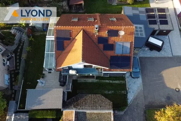 Immobilie in Altenriet - Eine großzügige Wohnung mit Garten, PV Anlage, 2 Garagen, Grundstück und EInliegerwohnung! - Bild 2