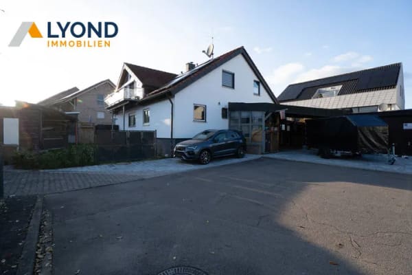 Immobilie in Altenriet - Eine großzügige Wohnung mit Garten, PV Anlage, 2 Garagen, Grundstück und EInliegerwohnung! - Bild 3