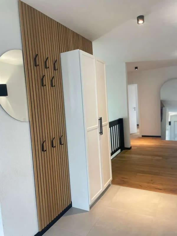 Immobilie in Mönsheim - Modernisiertes Zweifamilienhaus mit 263 m² Wohnfläche, attraktiver Vermietungsperspektive - Bild 3